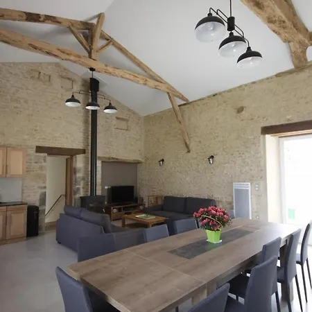 Les Pierres De La Dive Holiday home